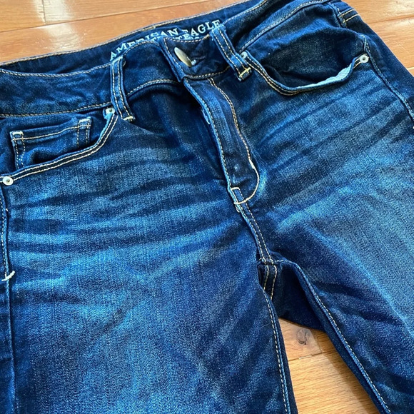 Women’s American Eagle Jeans - Picture 2 of 4
